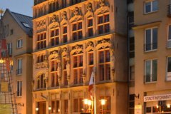 Historische Rathaus Wesel mit den historischen Figuren